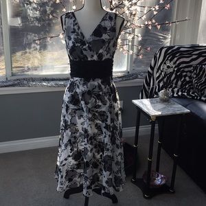 Sleeveless dress